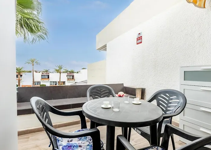 Frontera Primavera 82 아파트